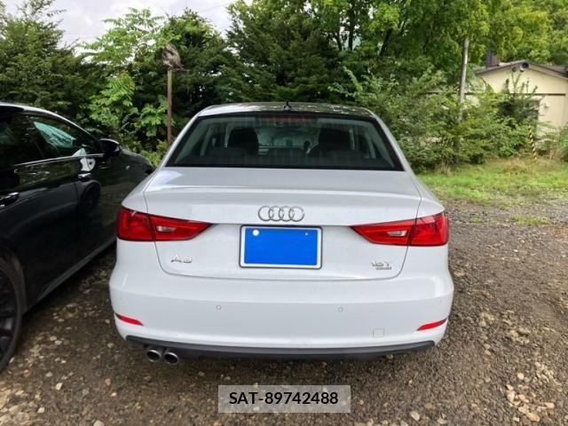 Audi A3 SEDAN 2014-04 8740550-6