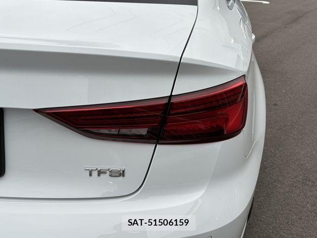 Audi A3 SEDAN 2017-06 8827887-10