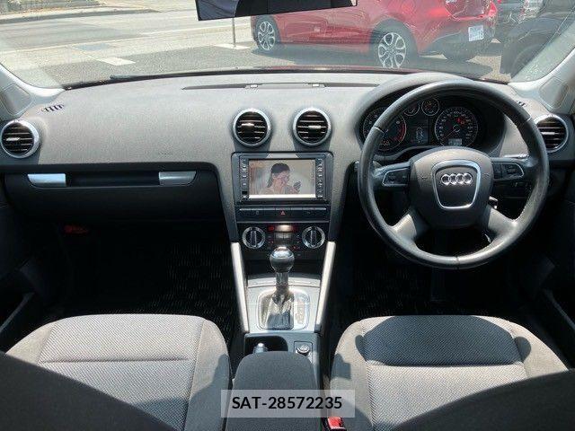 Audi A3 2011-06 1135699-10