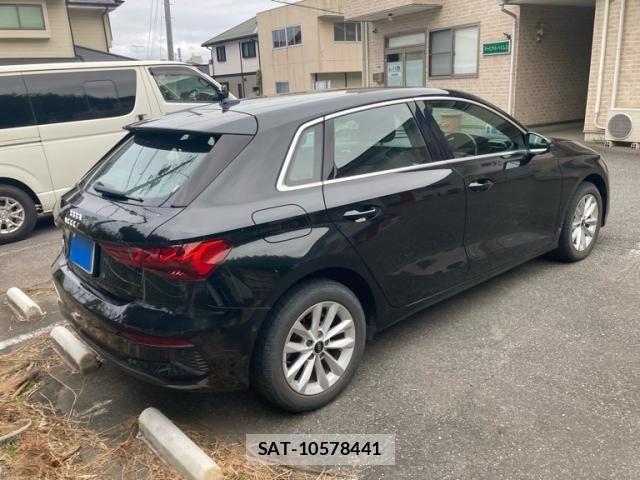 Audi A3 2021-05 1329674-3