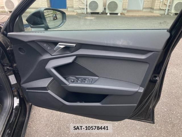 Audi A3 2021-05 1329674-5