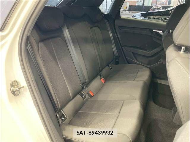 Audi A3 2021-06 6211693-6