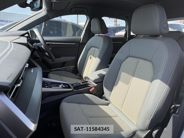 Audi A3 2023-06 6641250-11