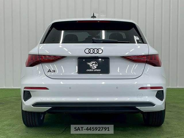 Audi A3 2021-08 6670280-12