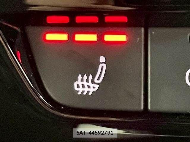 Audi A3 2021-08 6670280-6
