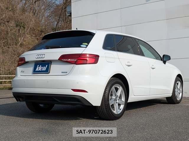 Audi A3 2020-06 6675018-4