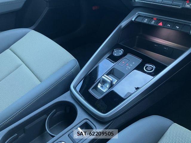 Audi A3 2023-07 6675015-9