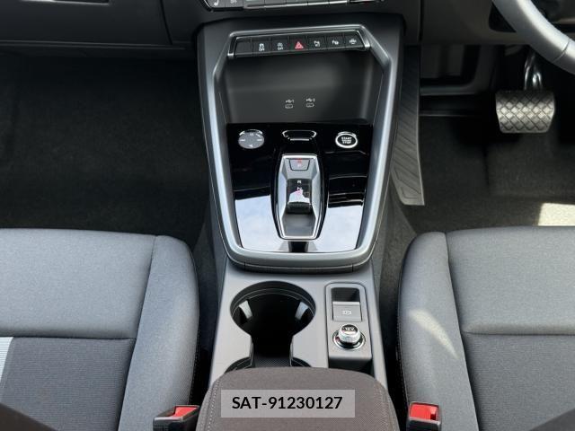 Audi A3 2025-09 6813765-11