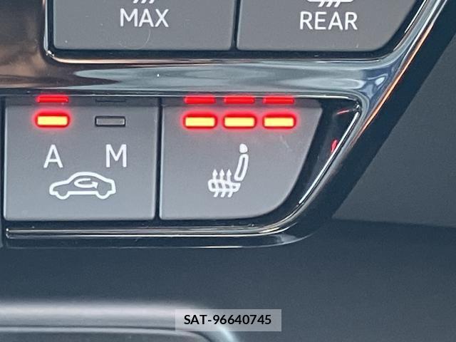 Audi A3 2025-08 6902194-6