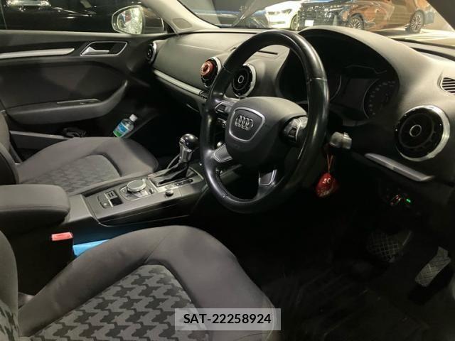 Audi A3 2015-05 6989151-9