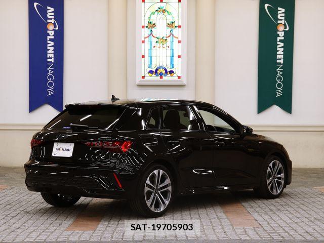 Audi A3 2025-08 7213671-2