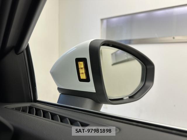 Audi A3 2025-10 7391387-12