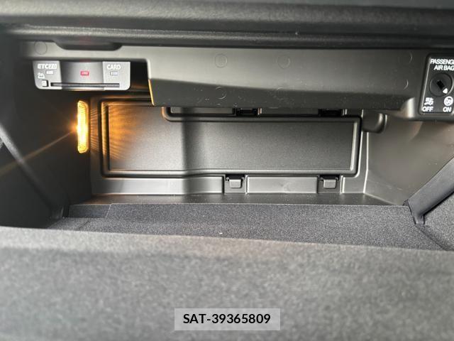 Audi A3 2025-10 7452970-13