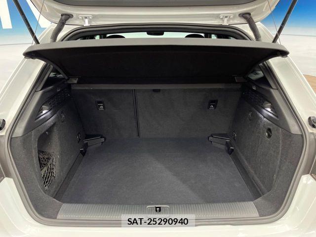 Audi A3 2019-07 7499582-10