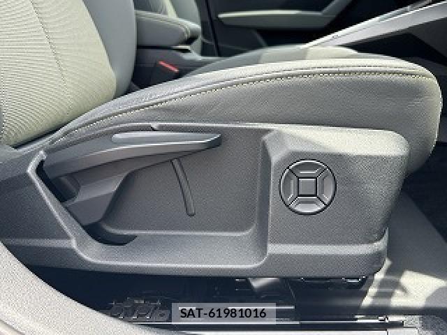 Audi A3 2023-08 7508124-26