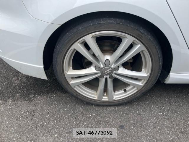 Audi A3 2019-09 7615044-9