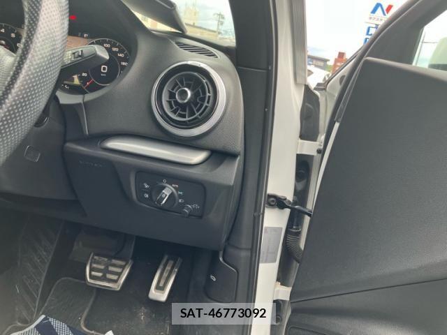 Audi A3 2019-09 7615044-16