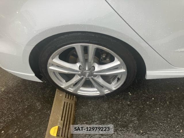 Audi A3 2017-09 7615046-5