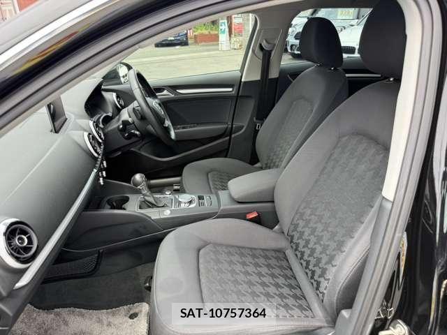 Audi A3 2015-08 7782668-10
