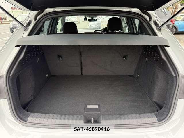 Audi A3 2021-06 7782667-12
