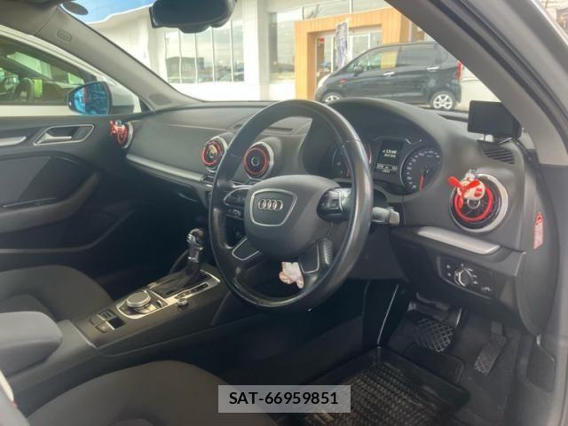 Audi A3 2015-06 7960547-13