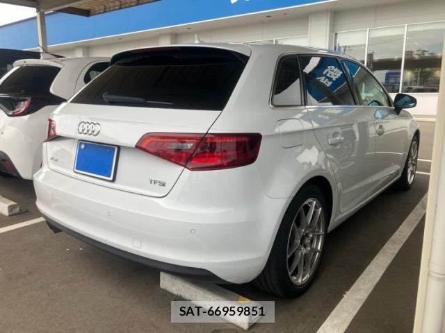 Audi A3 2015-06 7960547-4