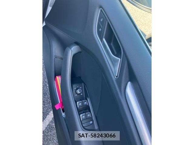 Audi A3 2018-07 8034453-15
