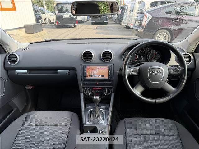 Audi A3 2011-10 8072877-1