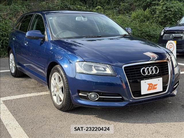 Audi A3 2011-10 8072877-4