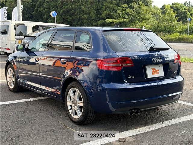 Audi A3 2011-10 8072877-7
