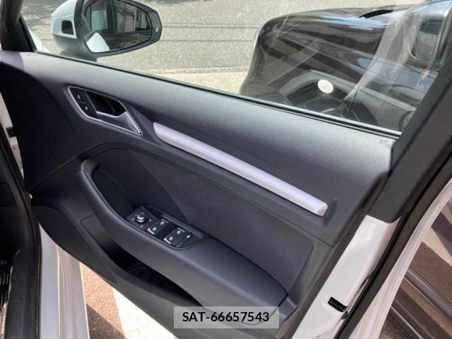 Audi A3 2017-08 8072875-10