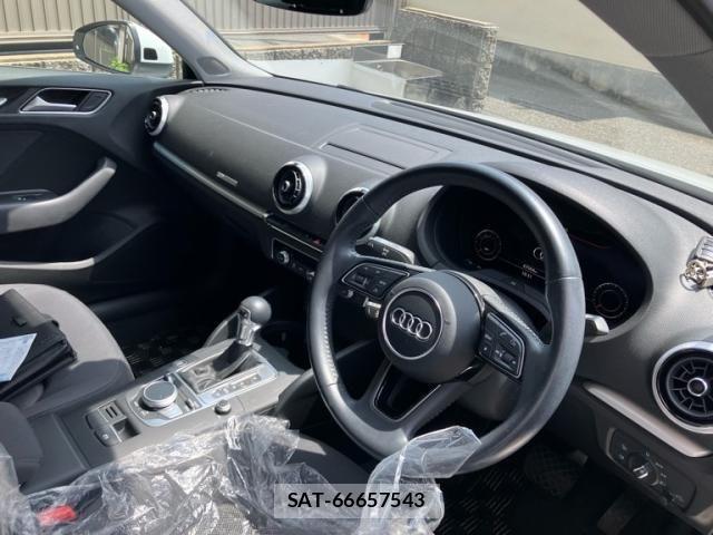 Audi A3 2017-08 8072875-11