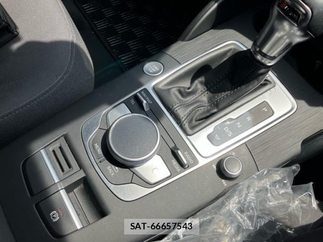 Audi A3 2017-08 8072875-17