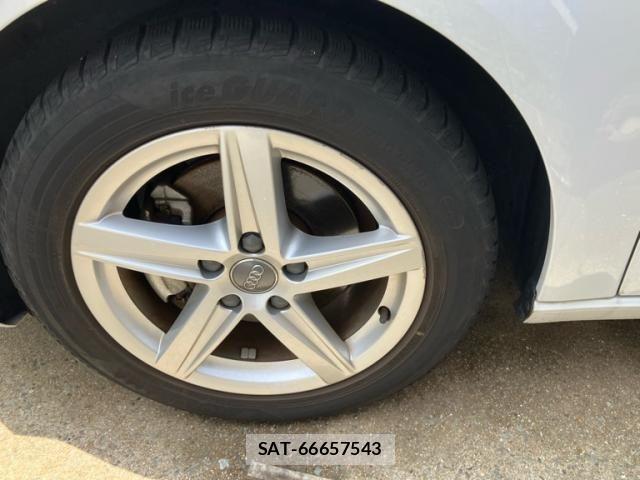 Audi A3 2017-08 8072875-5