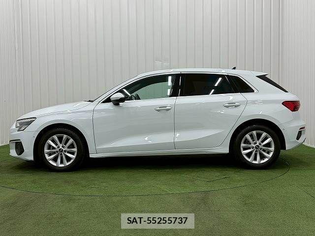 Audi A3 2021-11 8072871-13