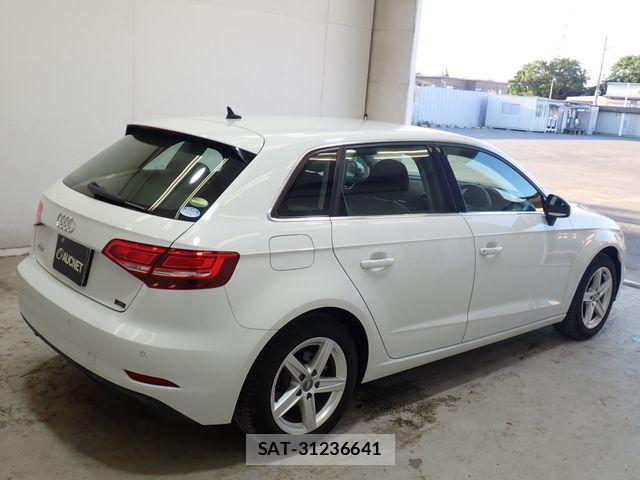 Audi A3 2019-06 8072870-7