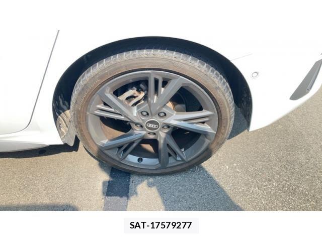 Audi A3 2021-08 8098039-8