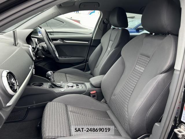 Audi A3 2017-12 8128966-13
