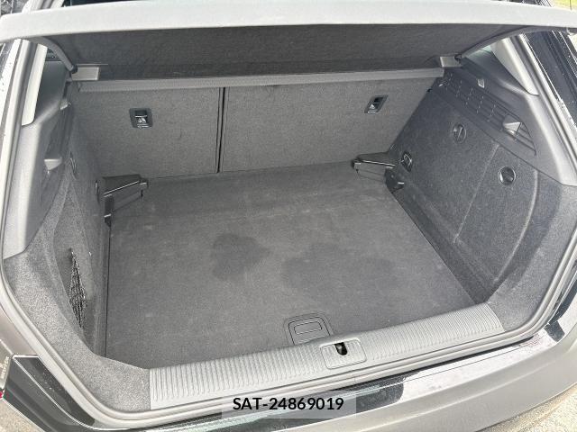 Audi A3 2017-12 8128966-15