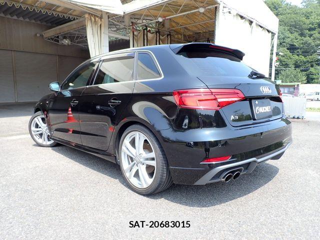 Audi A3 2019-10 8145482-2