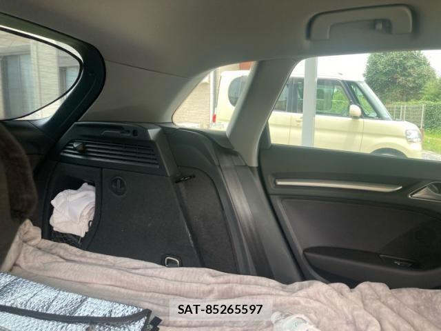 Audi A3 2019-12 8145483-11
