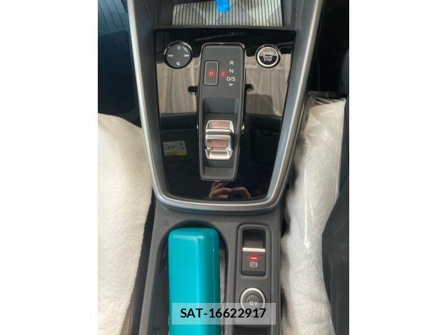 Audi A3 2023-06 8157969-10