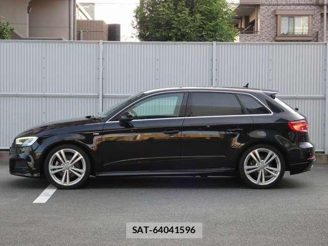 Audi A3 2017-08 8206360-9