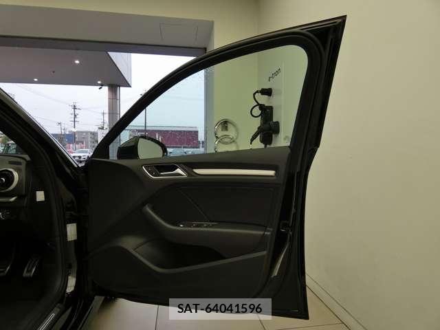 Audi A3 2017-08 8206360-23