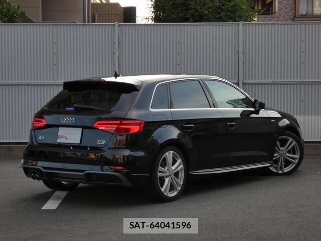 Audi A3 2017-08 8206360-6