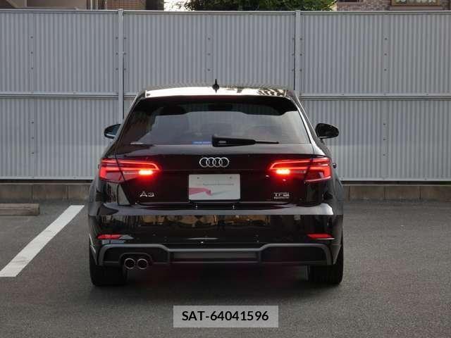 Audi A3 2017-08 8206360-8