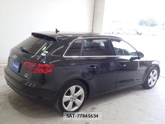 Audi A3 2015-07 8206359-7