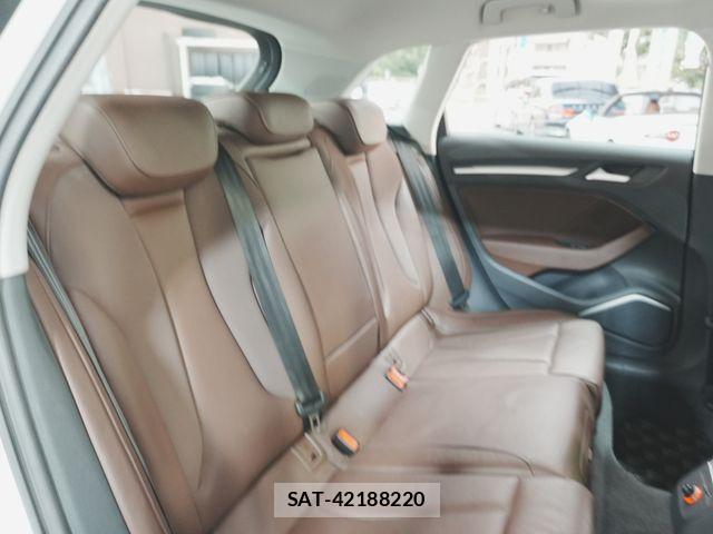 Audi A3 2014-06 8228930-26