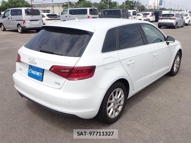 Audi A3 2015-07 8244632-10