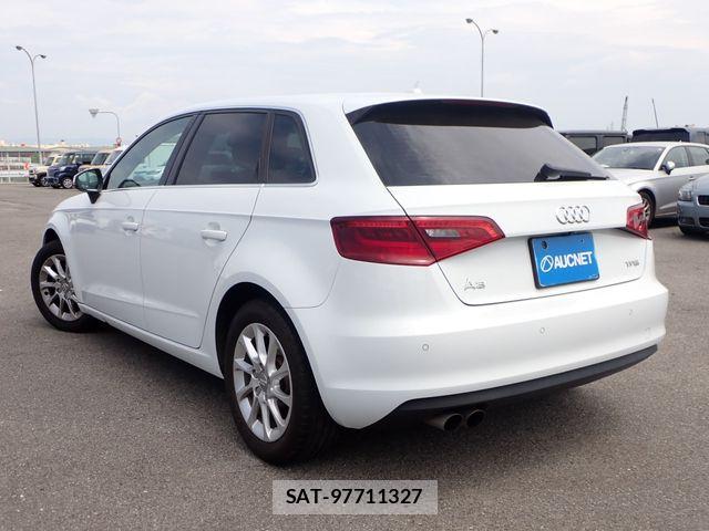 Audi A3 2015-07 8244632-2